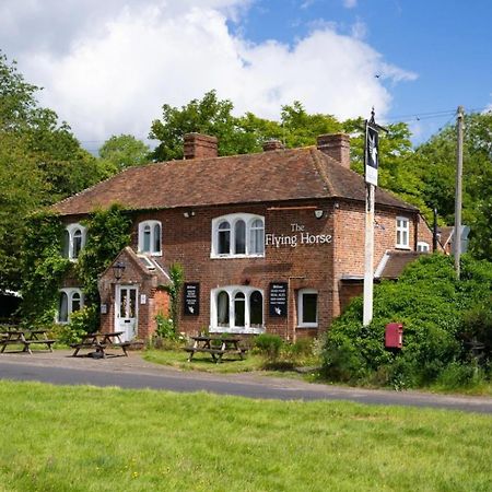 The Flying Horse Inn Boughton Aulph ภายนอก รูปภาพ