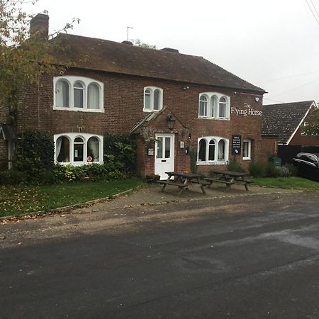 The Flying Horse Inn Boughton Aulph ภายนอก รูปภาพ
