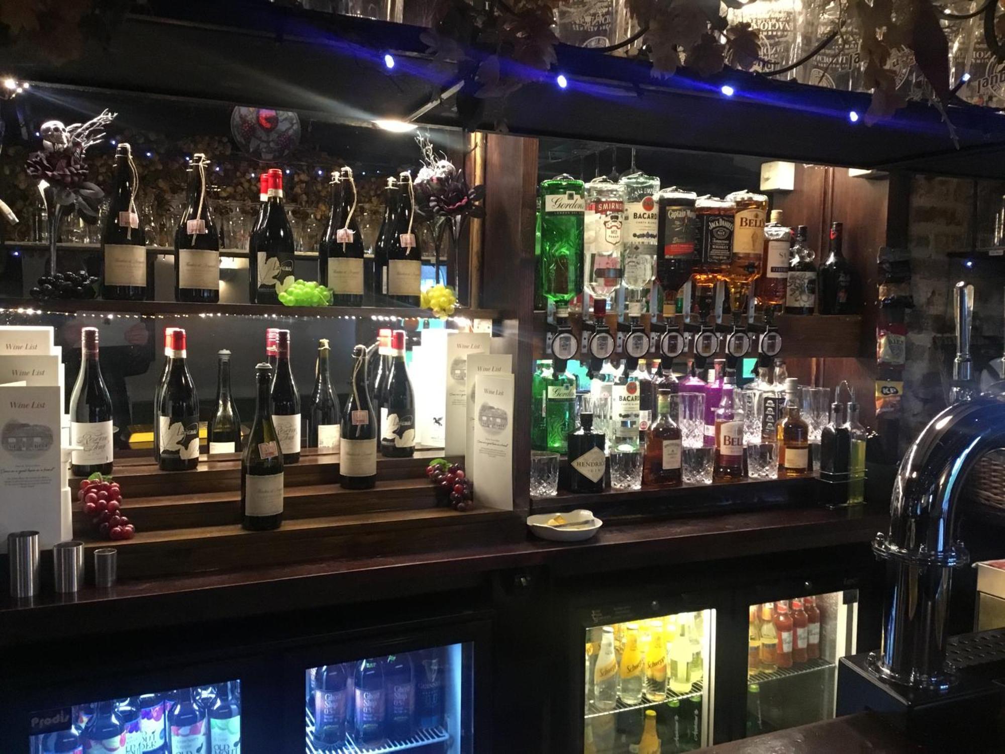 The Flying Horse Inn Boughton Aulph ภายนอก รูปภาพ