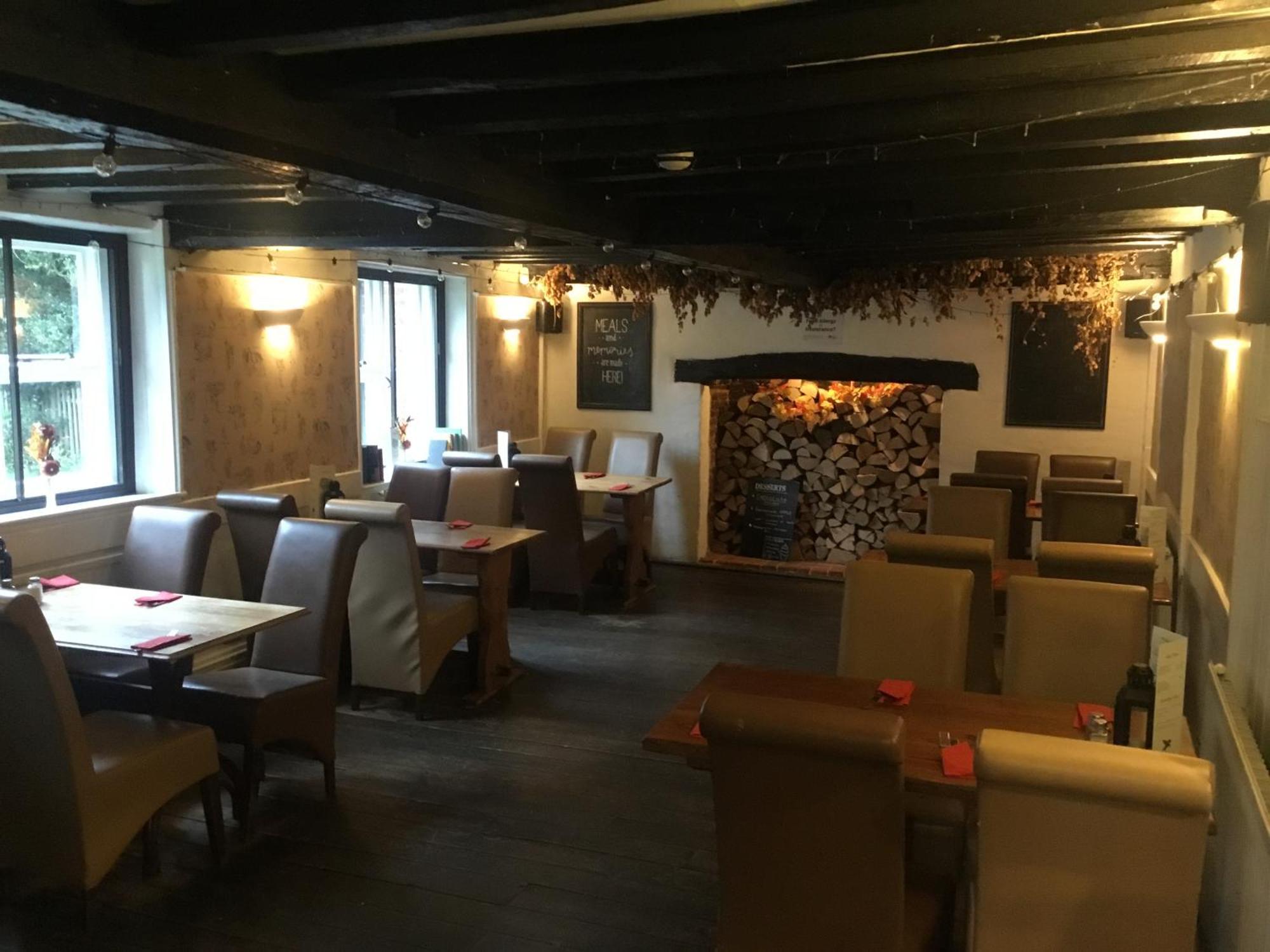 The Flying Horse Inn Boughton Aulph ภายนอก รูปภาพ